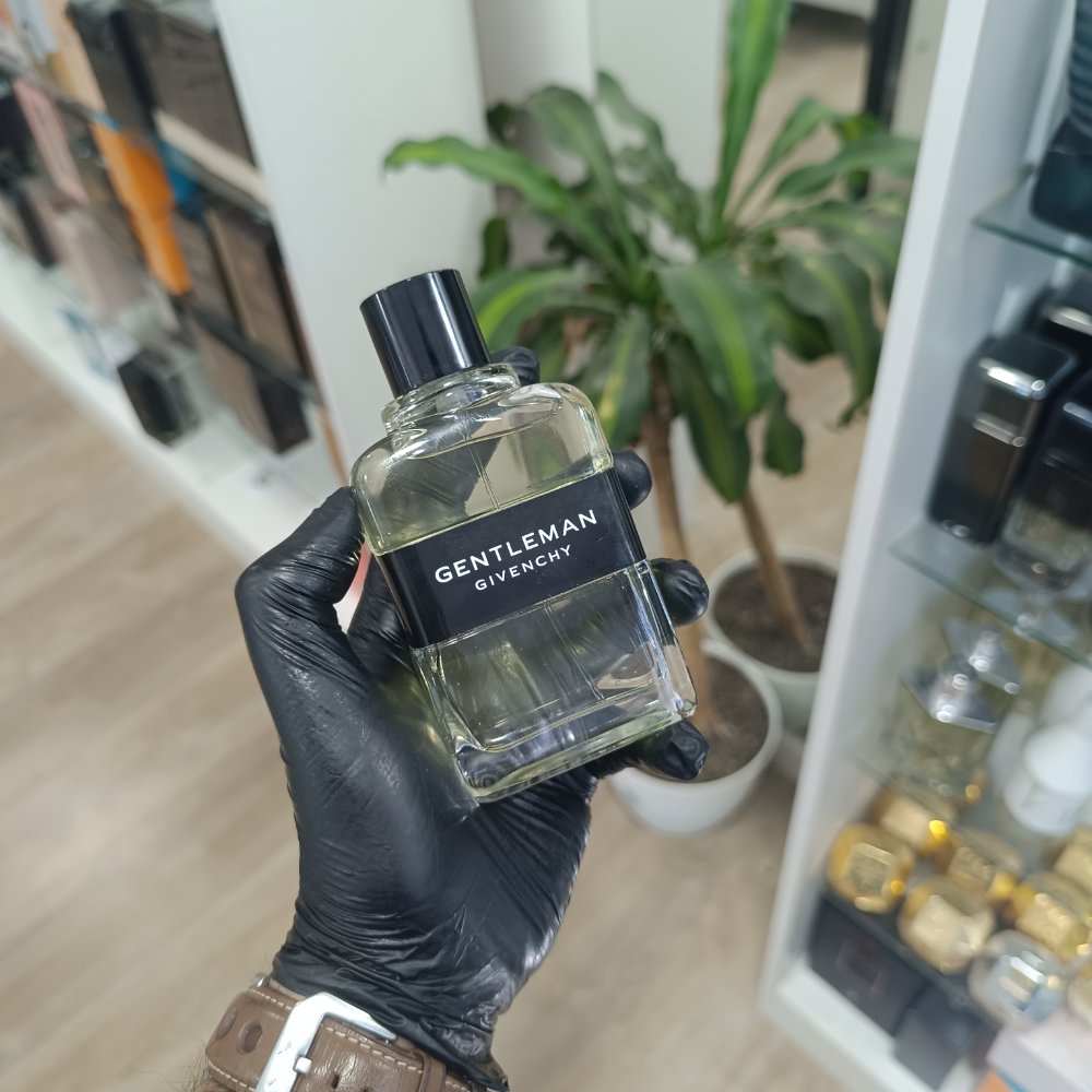 GENTLEMAN GIVENCHY 2017