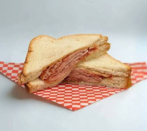 SANDWICH DE CERDO AHUMADO
