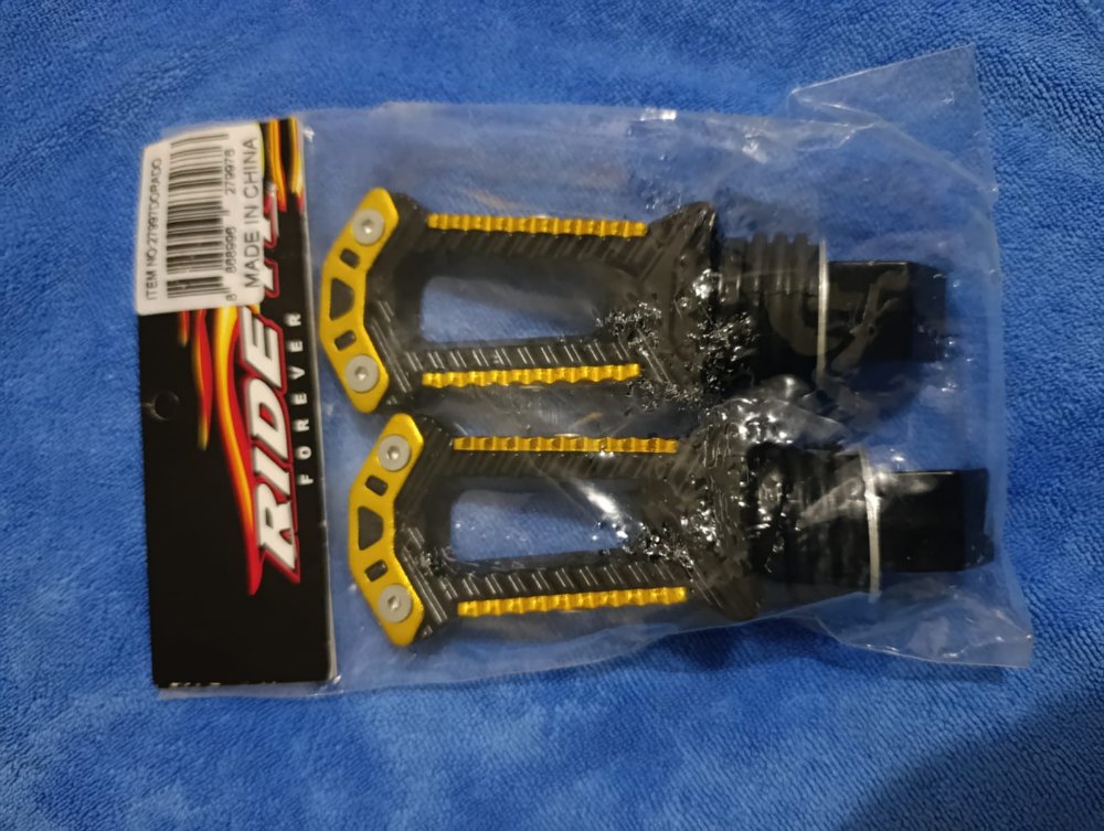 27997D   KIT TACOS TRASEROS UNIVERSAL DORADO - GENERICO