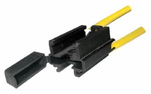709-1 PORTAFUSIBLE AEREO FICHA CON SOPORTE Y TAPA REFORZADA