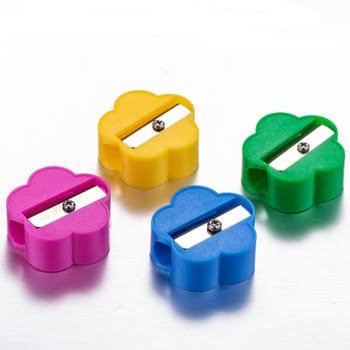 SACAPUNTAS PLASTICO EN FORMA DE FLOR