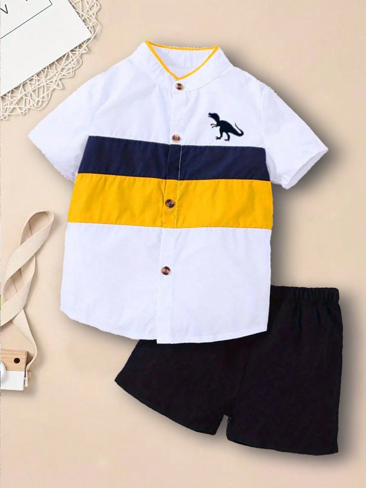 Traje de niño, traje de short negro, camisa blanca con raya amarilla y azul, cuello chino