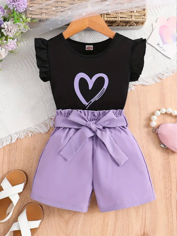 Traje de niña, traje de short enterizo, parte de arriba negro con corazón y parte de inferior lila y cinta en la cintura