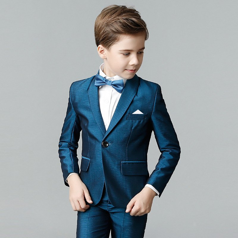 Traje de niño, traje formal saco y pantalón azul brillante, camisa blanca y corbatín celeste