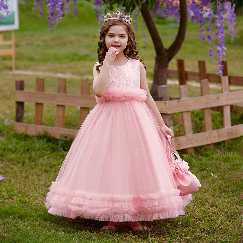 Vestido de niña, vestido rosado, blonda en la parte superior, y cinta recogido en cintura y parte inferior