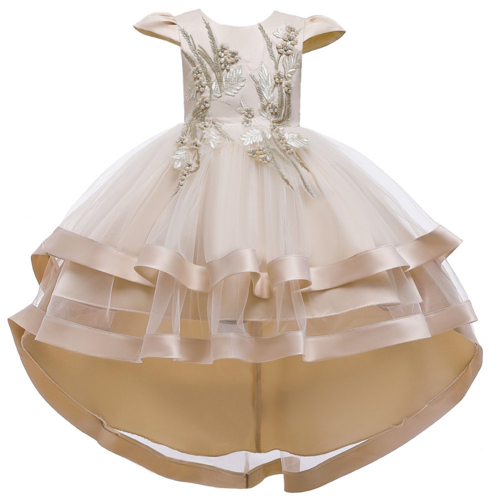 Vestido de niña, vestido crema con detalles en parte arriba, cintas en parte de abajo y de cola