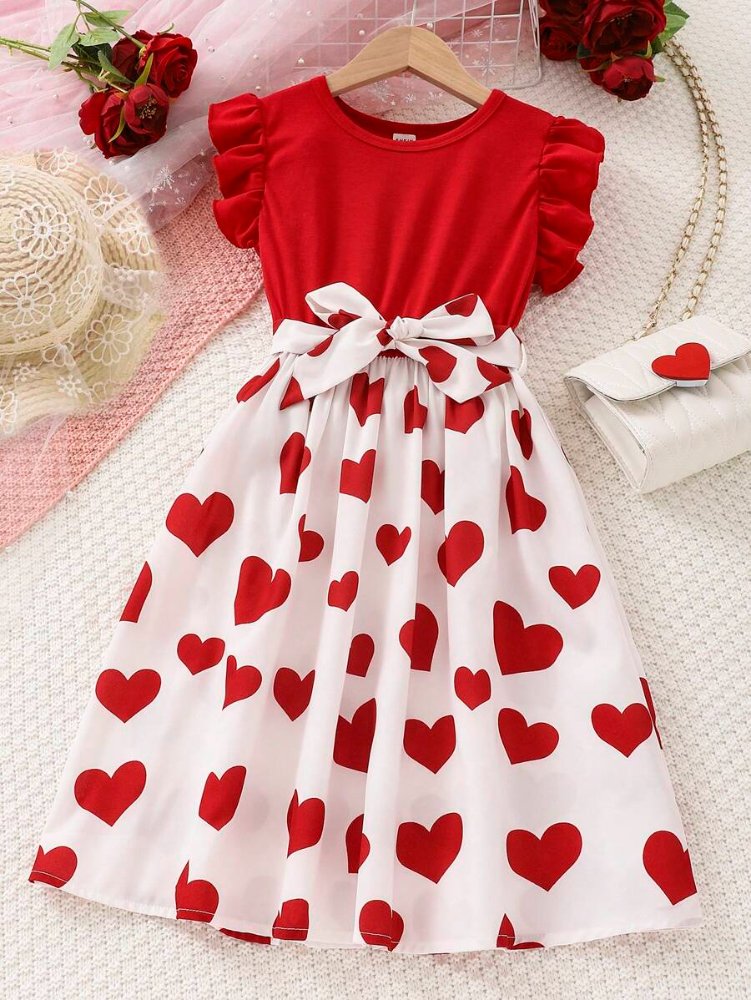Vestido de niña, vestido blanco con rojo y estampado de corazones, volantes en las mangas y cinturón