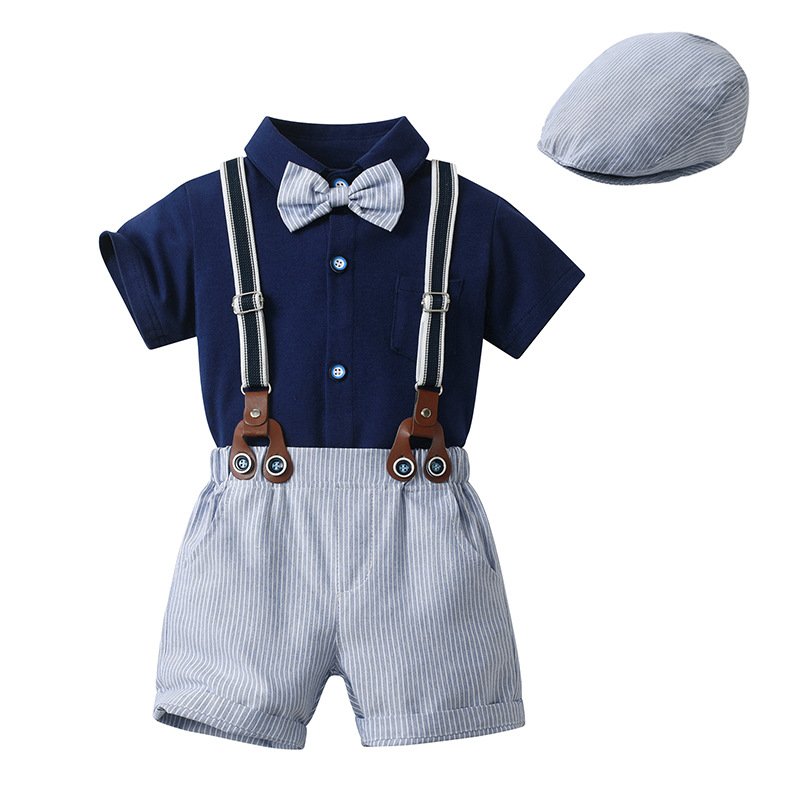 Traje de niño, traje de short, corbatín y boina gris con rayas blanca, camisa azul con tirantes negro con rayas