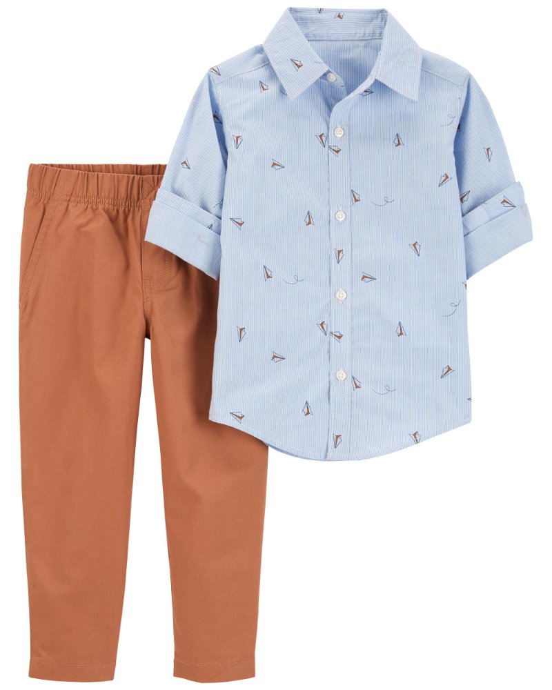 Traje de niño, pantalón café y camisa celeste con figuras de avión