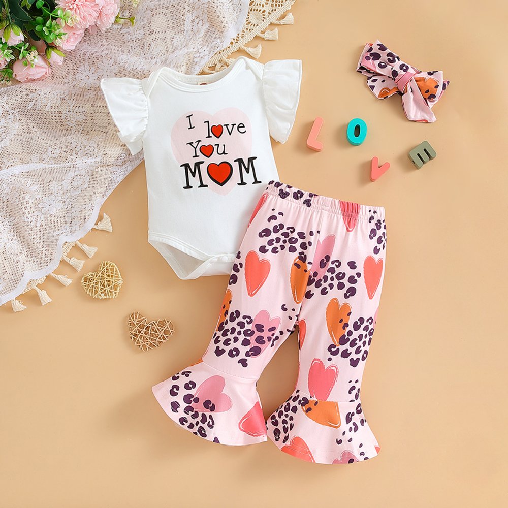 Traje de niña, traje de pantalón rosado con dibujo de corazones café, naranja y rosados y mameluco celeste con I LOVE YOU MOM