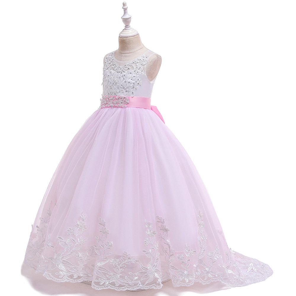 Vestido de niña, vestido rosado con blanco, parte superior blanco con detalles de piedras y parte inferior en rosado con blonda en la parte de abajo color blanco y estilo de cola