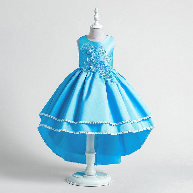 Vestido de niña, vestido celeste, estilo cola y encaje en la parte de abajo de punto