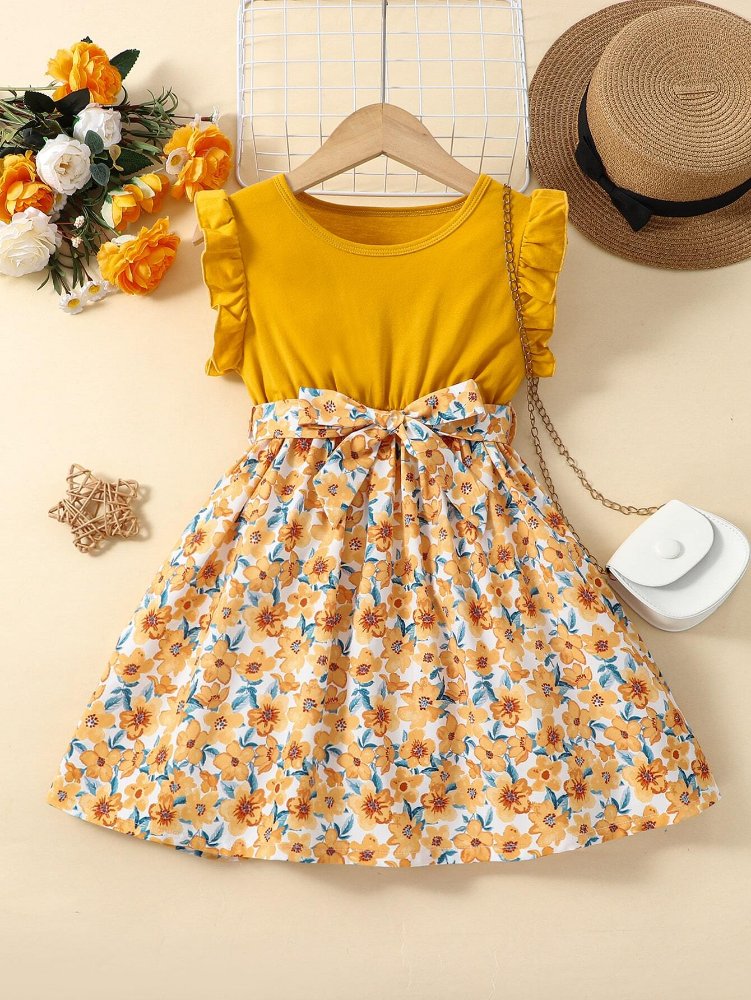 Vestido de niña, vestido mostaza con flores pequeñas en la parte inferior y faja