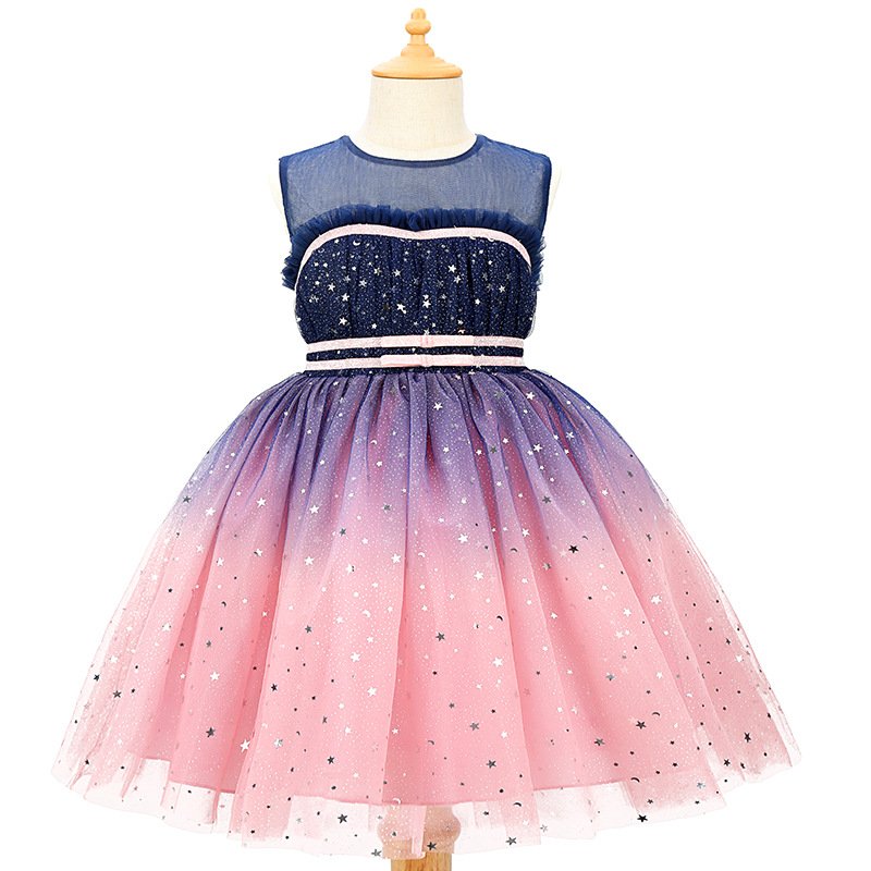 Vestido de niña, vestido azul con rosado, parte superior azul con detalles de estrellas y cintas rosado, parte inferior degradado con detalles de estrellas