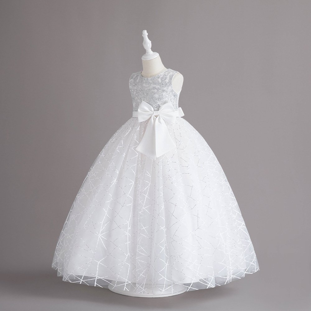 Vestido de niña, vestido blanco con detalles de piedras en la parte superior, y detalles brillantes en la parte inferior, lazo en la cintura