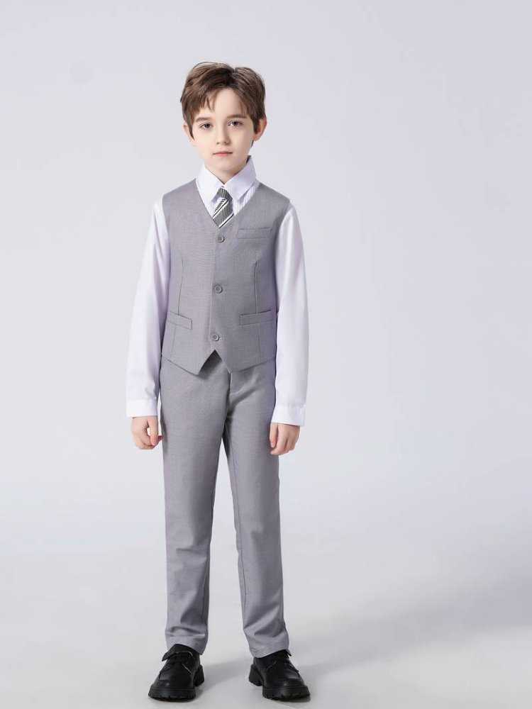 Traje de niño, traje de pantalón y chaleco gris, camisa blanca manga larga, corbata gris con rayas blanca