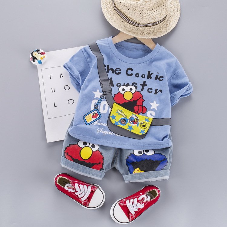 Traje de niño, traje de short jeans, camiseta celeste con figura