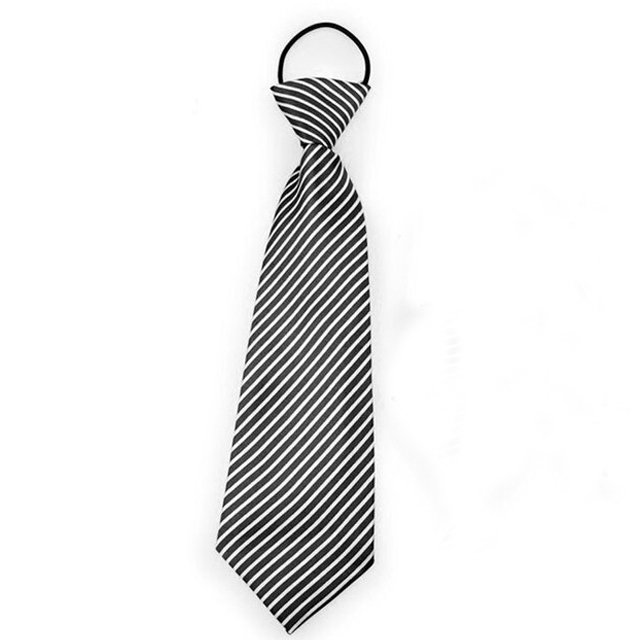 Corbata negra con rayas blancas