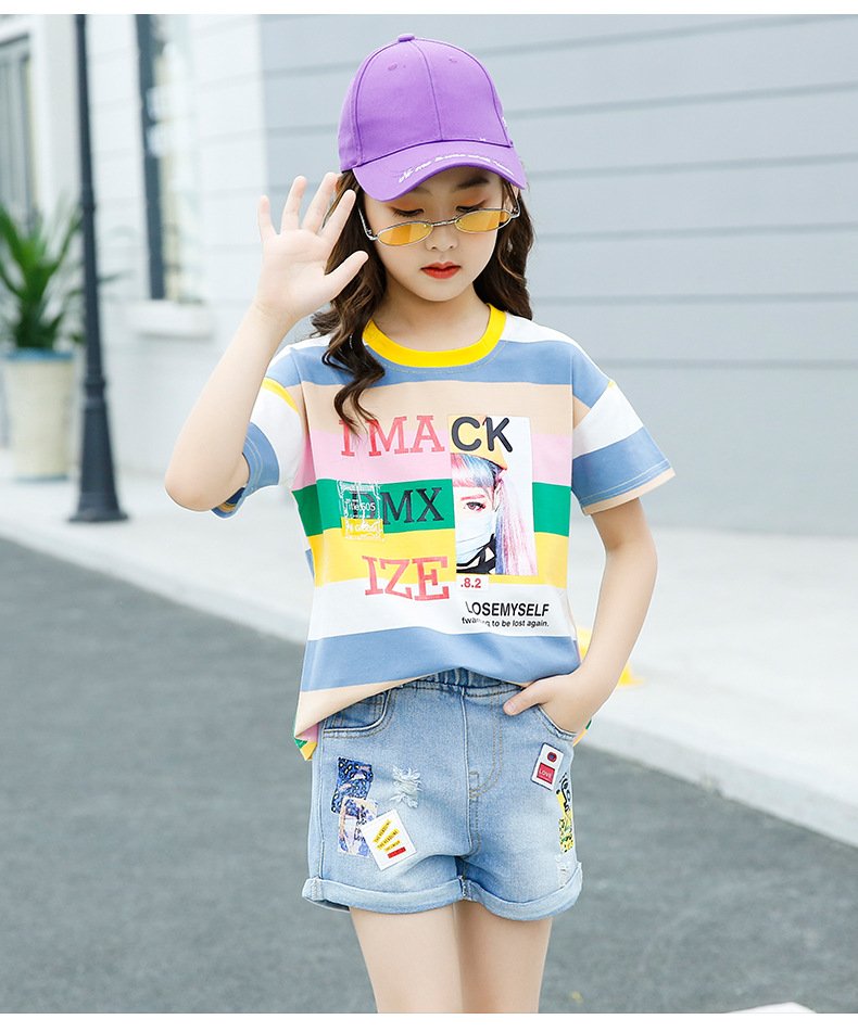 Traje de niña, traje de short jeans con dibujos y letras, camiseta rayada (celeste, crema, rosado, verde, amarillo y blanco)