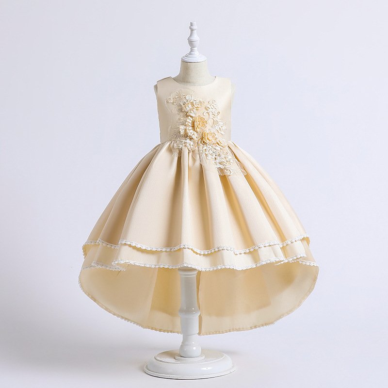 Vestido de niña, vestido crema, estilo cola y encaje de punto en la parte de abajo