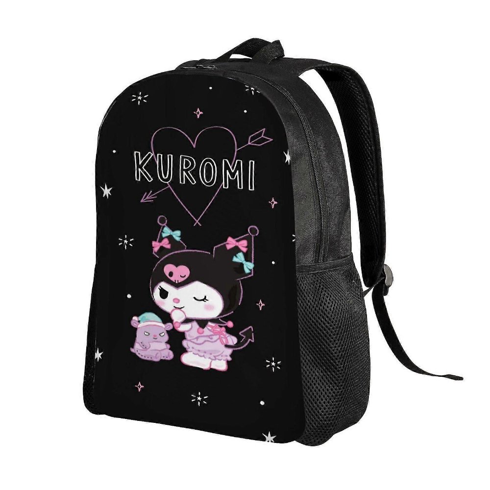 Mochila Kuromi con un corazón flechado color negro con rosado