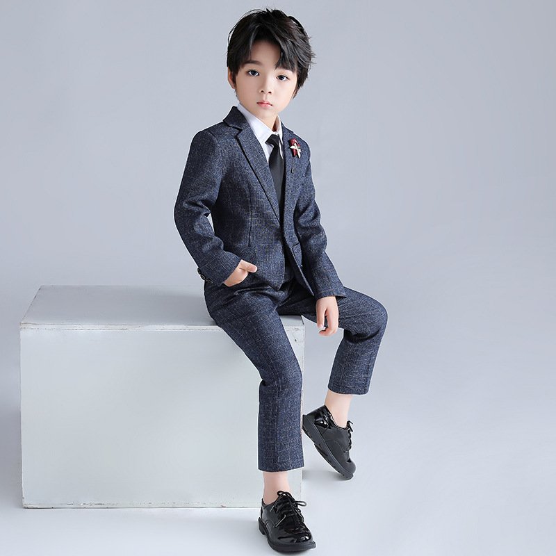 Traje de niño, traje formal saco y pantalón gris, camisa blanca y corbata negra