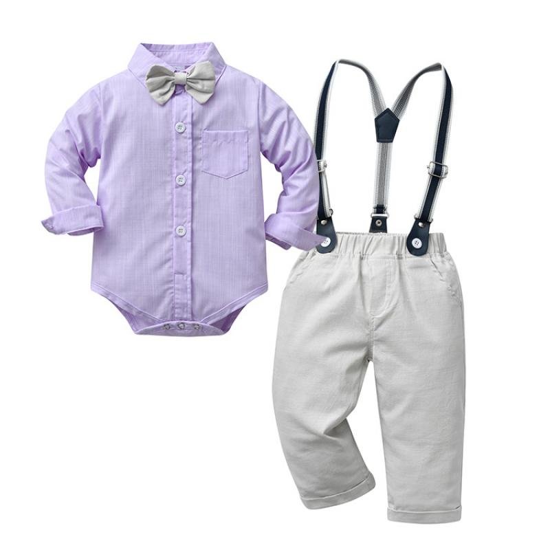 Traje de niño, traje de pantalón y corbatín gris, mameluco lila y tirante negro con rayas blancas