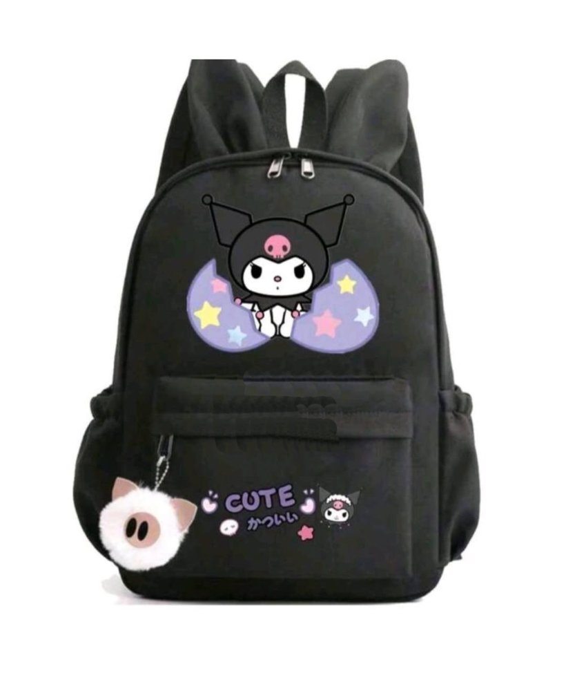Mochila de Kuromi en negra con letras blancas y moradas