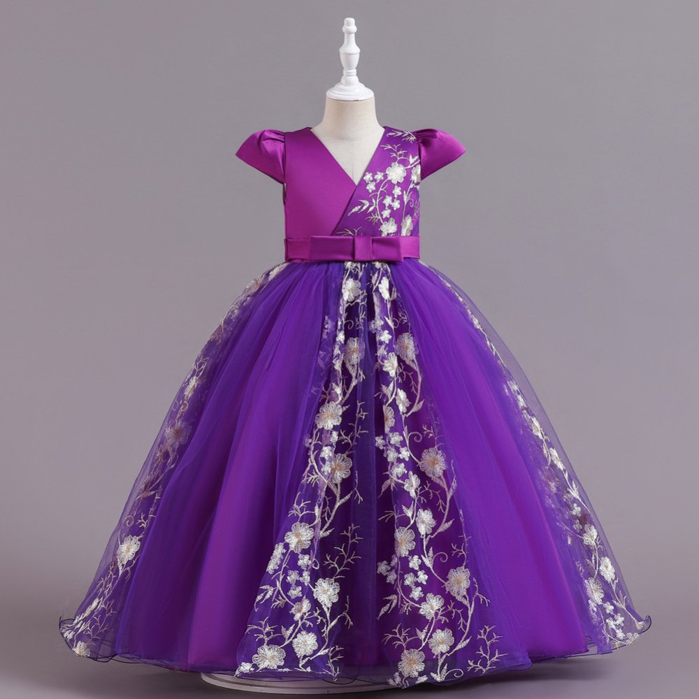 Vestido de niña, vestido morado con parte de bordado de flores y cinta en la cintura