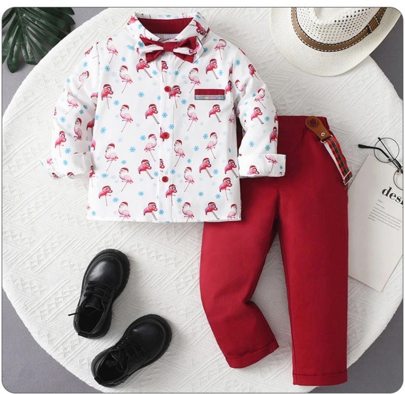 Traje de niño, traje de pantalón rojo, camisa blanca con figuras de flamingo, tirante cuadrado y corbatín rojo con blanco