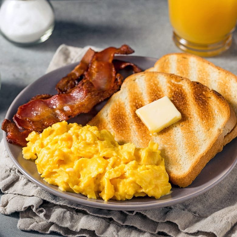 desayunos con huevos y tocineta
