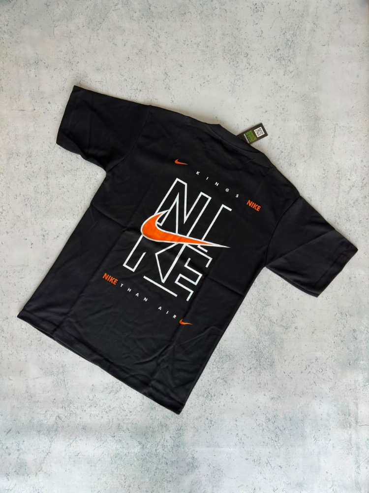 Remera overzide nike negro