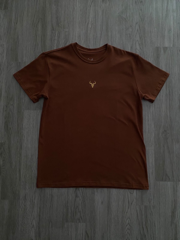 Remera basica marron