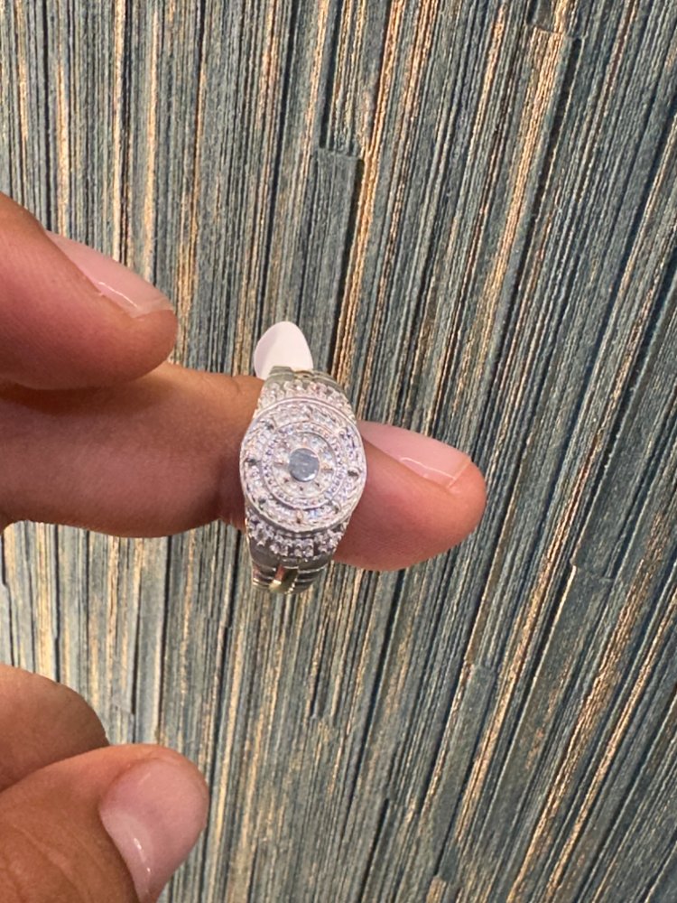 ANILLO ROYAL HELM
