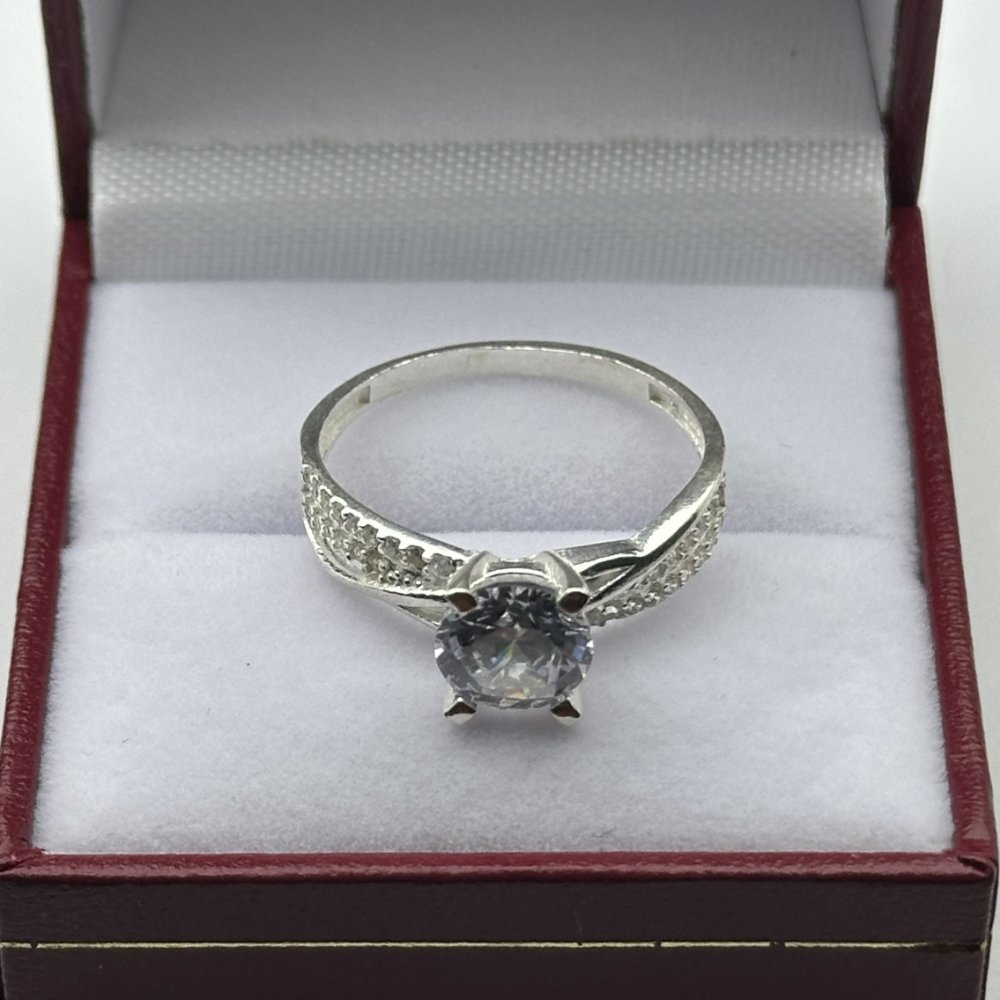 ANILLO SOLITARIO PIEDRA 7MM ONDULACION