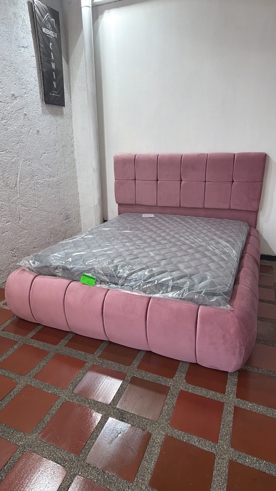Cama Queen Semipremium Terciopelo Rosada