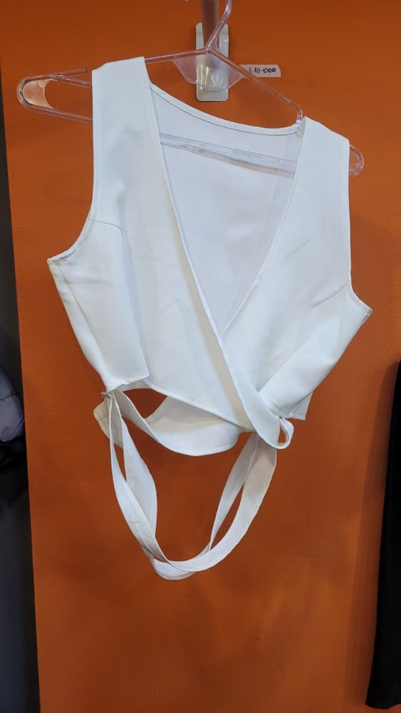 top blanco 3