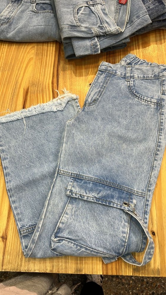 JEANS CARGO CON TIRAS NIÑA