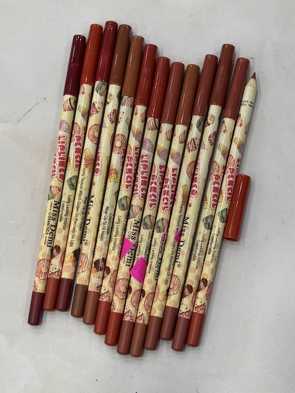 LAPIZ DELINEADOR DE LABIOS MISS DEMI COSMETICS