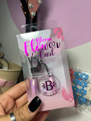 ENCRESPADOR DE PESTAÑAS FLOWER CURL BLOOMSHELL