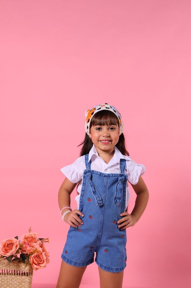 Jardineira Infantil Cerejas Bordadas
