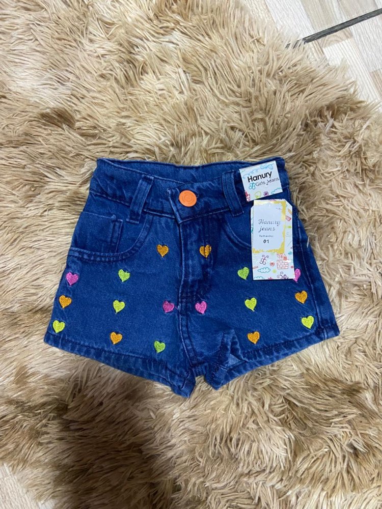 Short Jeans Infantil Corações Bordados