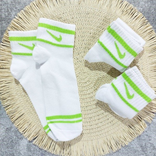NIKE 1/4 LINEAS VERDES