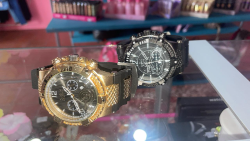 Reloj invicta grande