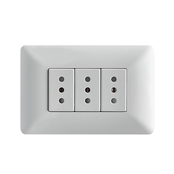 (2918) ENCHUFE TRIPLE 10A 250V BLANCO STANFORD