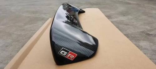 Cola de pato fibra carbon HILUX GR