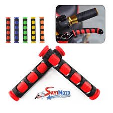 PROTECTOR DE MANECILLAS DE GOMA DESEÑO CUADRITOS ROJOS