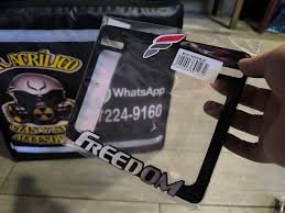 PORTAPLACA PARA MOTO UNIVERSAL NEGRA FREEDOM