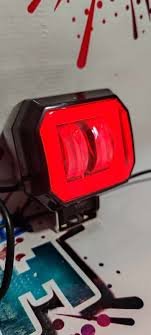 NEBLINERA ROJA CUADRADA ORILLA ROJA ANTIENCANDILAMIENTO
