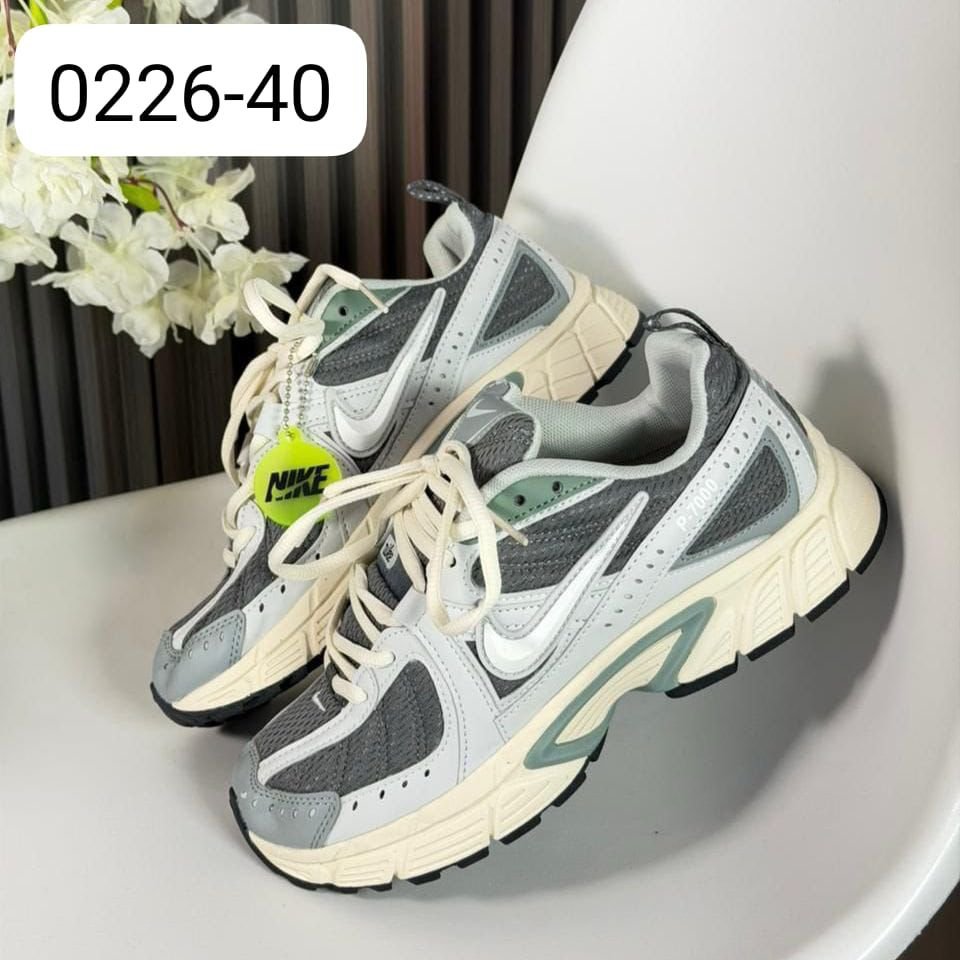 Nike P7000